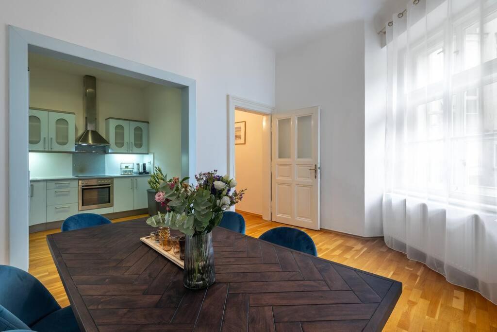Charming 2Bedroom Old Town Apartment Prag Dış mekan fotoğraf